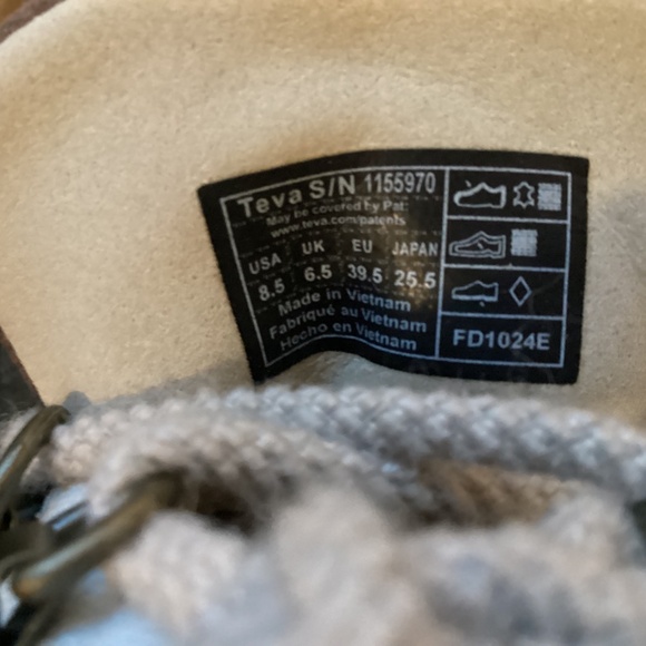 Teva Women's Patchwork Booties, size 8.5 - Picture 4 of 10